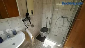 Smart Stay Apartments Nähe Augen und Knappschaft klinikum Saar 7 min Fussweg - Image 2