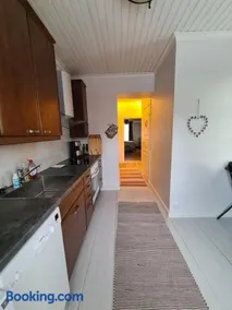 Ainutlaatuinen huoneisto Vanhassa kyläkoulussa - Image 3