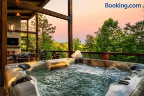 Legend - Cabin for 22 with Pool & Sports Simulator - Image 3