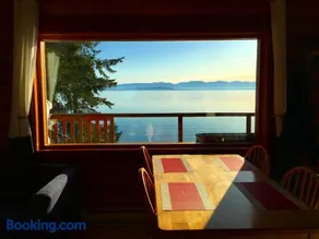 The Beach House Texada - Gillies Bay Favourite Cabin - Image 2