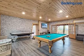 10 Min To Helen Hot Tub, Mtn Views, Game Room - Image 2