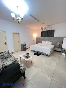 Royale Rooms - Image 3