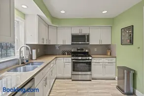 The BellaVista Townhouse - Image 2
