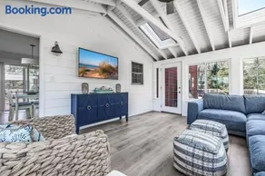 Sunny Dunes Retreat - Image 4