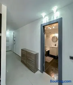 Lovely apartment with sea view - Image 4