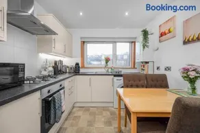 Leys Park Executive Apartments - Image 2