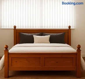 Budget Stay In Luton 01 D - Image 1