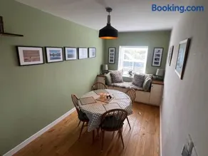 Cottage - Sleeps 5 - Parking & Wood burning stove - Image 3