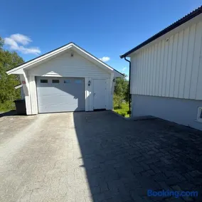 Charming apartment with two bedroms and beautifull sea view in Fauske - Image 2