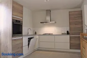 Moderne woning tussen Brussel en Gent met privacy, comfort, werkplek & parking - Image 3