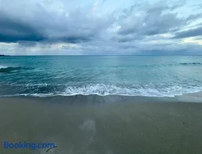 5 minutes walk from Dar Allouch Beach - Image 3