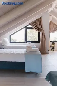 Ariti Luxury Apartment - Image 4