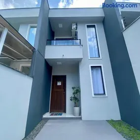Casa completa com 2 quartos e garagem perto do aeroporto - Image 4