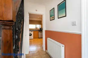 Contractor Accommodation Peterborough - 6 Bed House - Driveway Parking - Image 5