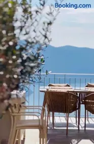 Tonarino Iseo - Image 1