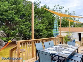 3br-2ba I amazing outdoors I close to everything - Image 2