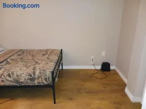 CheapSleep Room Near Kitchener Airport- 24X7 Checkin - Image 4