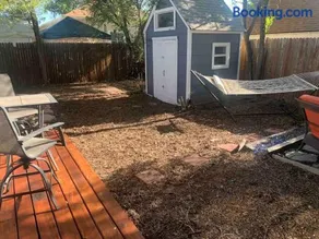 Cute 1 Bdrm Bungalow - New Flooring! - Image 2