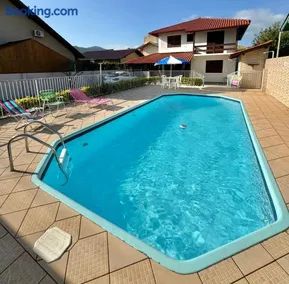 Casa no paraíso com piscina e jogos - Perto da praia - Image 1