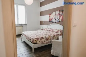 House Of Alex - Image 2