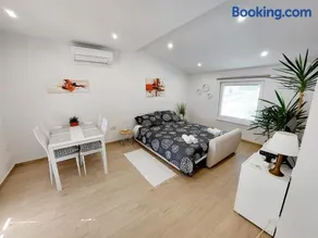M&M Sunset Apartments - Image 4