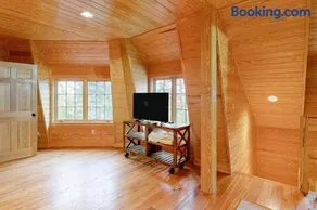Spectacular oceanfront retreat with amazing views, sunroom & washer/dryer - Image 4