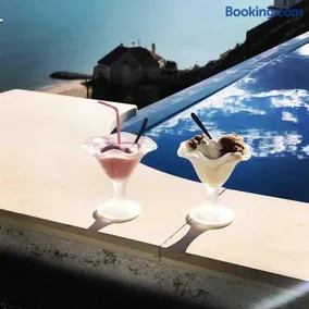 Villa conectada al mediterraneo, Infinity pool - Image 2