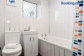 Village Bolt Hole Near Redcar - Image 4