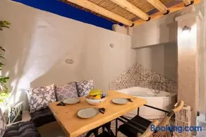 Kyrangelo Traditional House with outdoor jacuzzi - Image 2