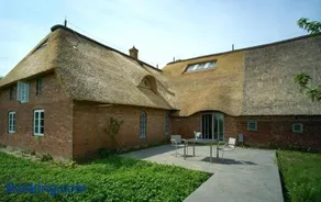 Sibyllenhof Denkmalgeschütztes Reetdachanwesen in ruhiger Alleinlage - Image 3