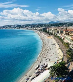 Magnificent renovated apartment, 2 rooms of 45 m2, close tothe sea, top floor, terrace - Image 1