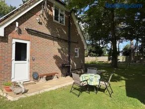 Fermain Lodge Countryside retreat, Peaceful Apartment with Gated Parking - Image 3