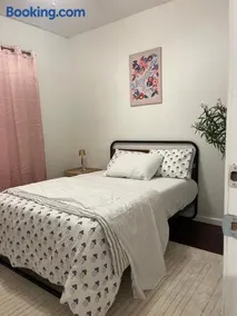 Shalom Rooms Suites - Image 1