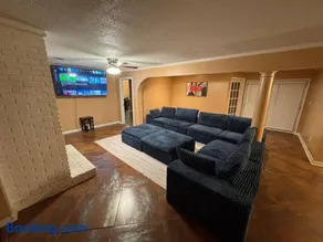 McKnight Manor 5BR 4 BA Delta Getaway in Mound Bayou - Image 3