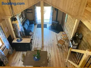 Le Hangar - Image 1