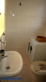 Phoeve Apt-Lovely 1-BR rental near the beach - Image 5