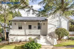 Loch Lomond Home Mountain Retreat Katoomba - Image 1