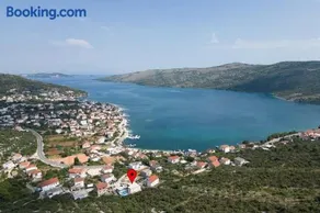 Family-friendly apartments with swimming pool Poljica, Trogir - 21592 - Image 1