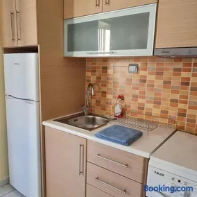 Beachfront Cozy House , 1 min walk to Beach , AC & Fast WiFi - Image 3
