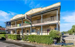 Kearsley Hotel - Image 1