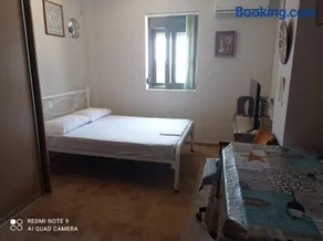 Aggelikis Cosy Shared House - Image 4