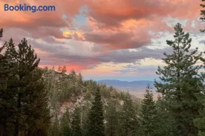 Dog-friendly mountain retreat with private hot tub fireplace & views sleeps 8 - Image 2
