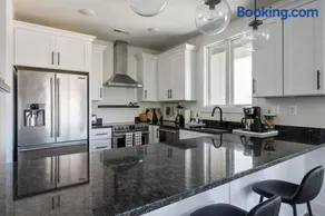Piedmont Place Suite 304 - near vineyards! - Image 2