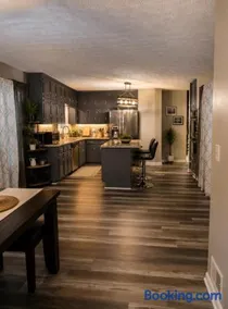 Spacious 3 Bedroom Family-Friendly Villa Near Atlanta - Image 1