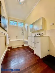 Cosy cottage in a peaceful corner - Image 1