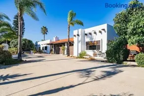 Luxury 5 bedroom Wine Retreat Fallbrook Villa sleeps 12 - Image 2