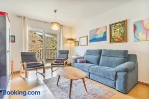 Zentrale Wohnung in Torrox Pueblo mit Bergblick, WLAN, 2 Bädern - Image 1