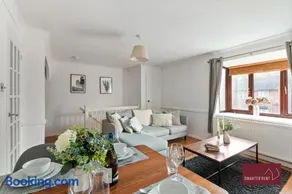 Hitchin - 2 Bedroom Maisonette - Image 3