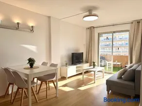 Skyline Pool Apartment - Image 1