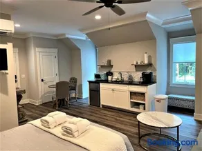 Apartment in Olde Town Bluffton - Image 1